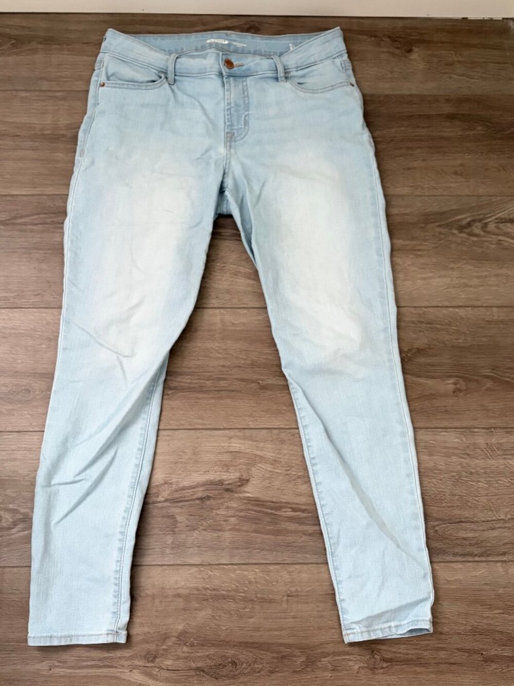 Old Navy Super Skinny Light Wash Ankle Jeans